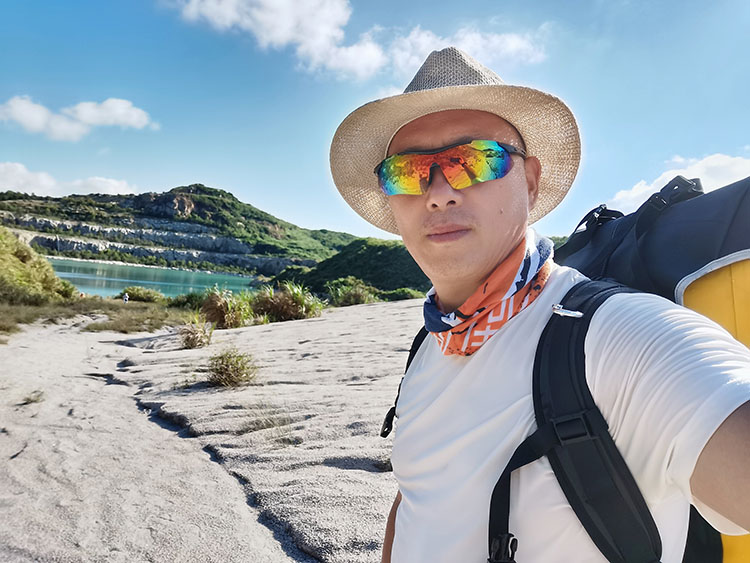 Eachtraí i nádúr, uiscedhíonta amach romhainn: an backpack uiscedhíonach amuigh faoin aer atá deartha go sainiúil