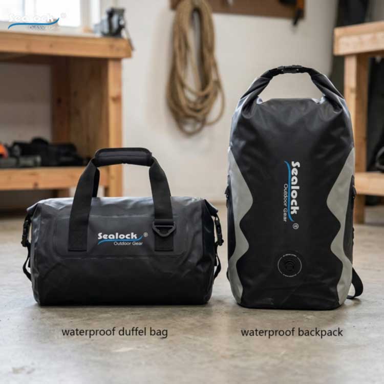 Mála Taistil uiscedhíonach vs backpack uiscedhíonach